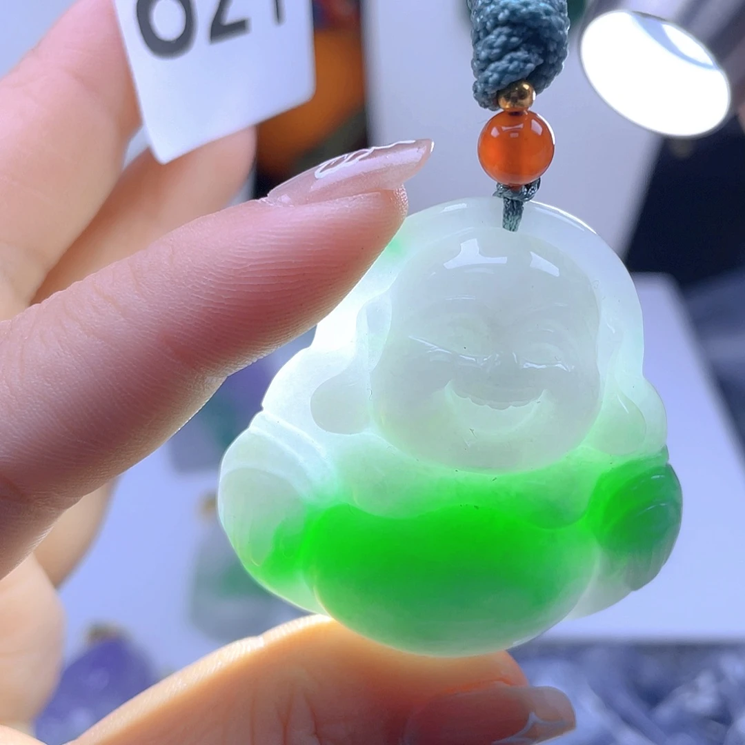 翡翠吊坠(赠链)未镶嵌