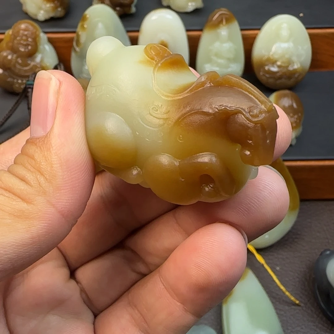 和田玉（糖玉）未镶嵌颈饰