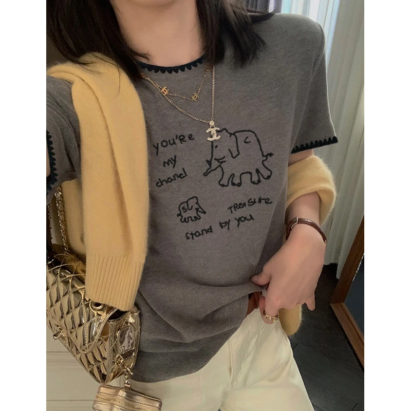 【简笔小象】2025爆款趣味减龄绣花t恤女正肩短袖设计感拼色上衣潮