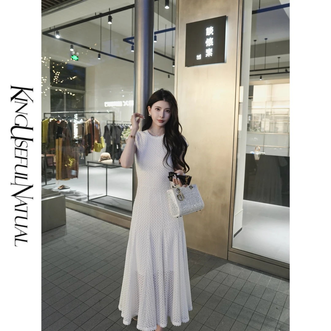 KUN【苏黎假日】不单调 时尚镂空钩织收腰拼贴花边春夏针织连衣裙