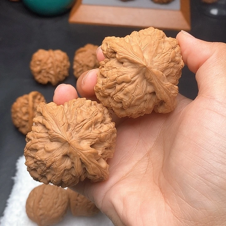 文玩核桃把件龙鼎全品53