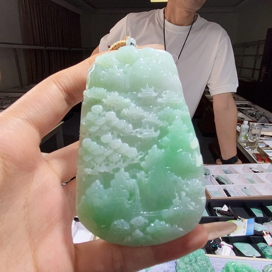 翡翠未镶嵌颈饰翡翠