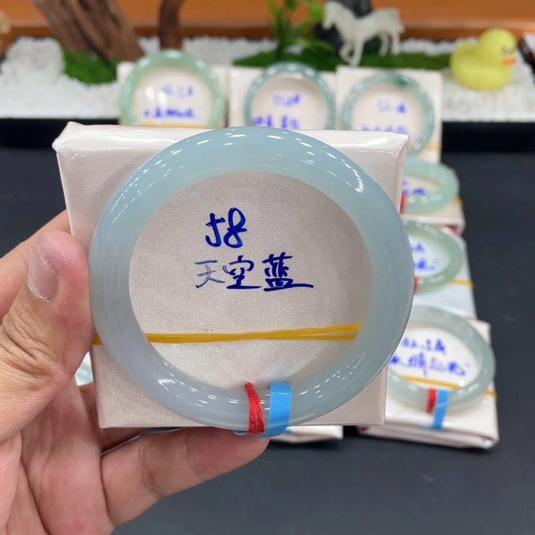 翡翠未镶嵌手镯缅甸翡翠