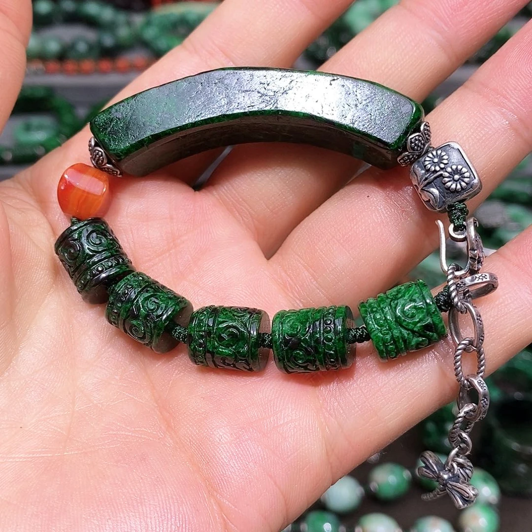 未镶嵌手链翡翠漂亮美眉