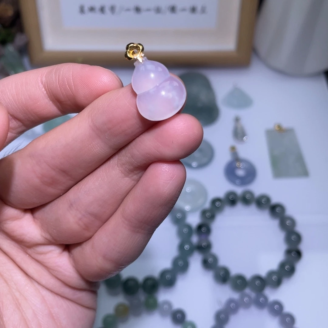 翡翠18K金镶嵌颈饰吊坠15