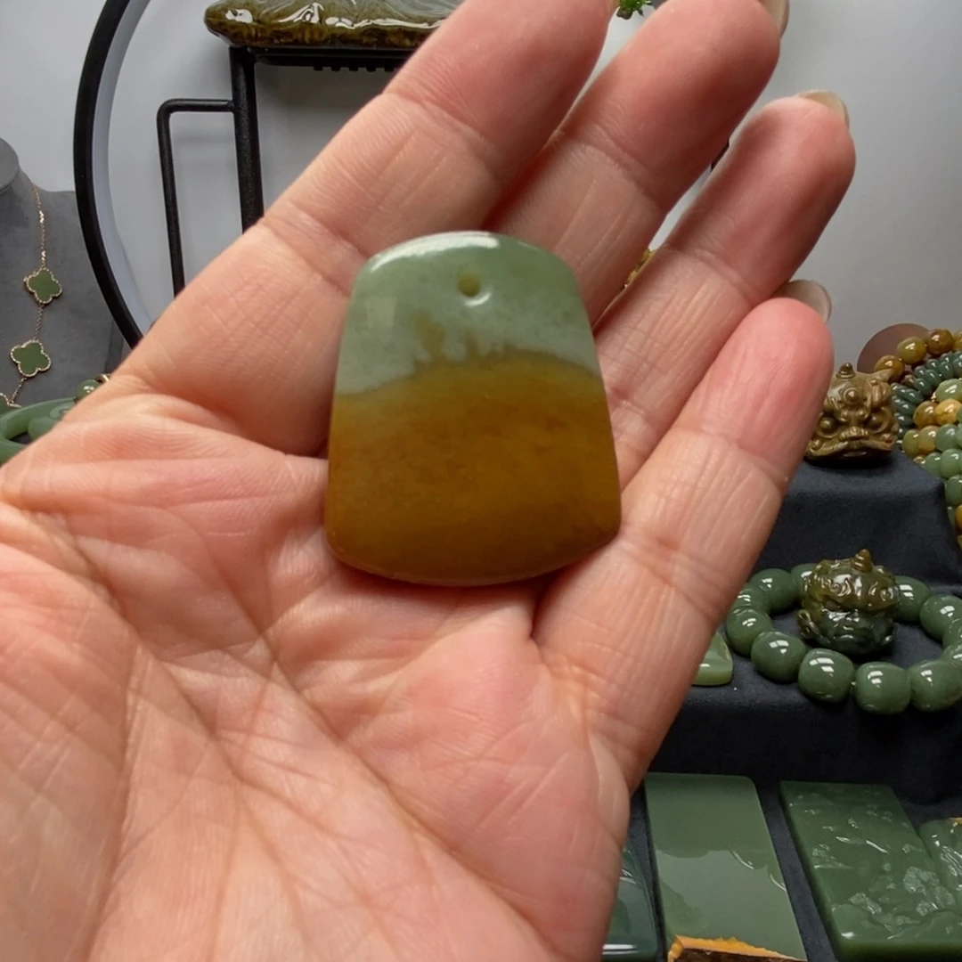 岫岩河磨玉（透闪石质玉）未镶嵌挂件