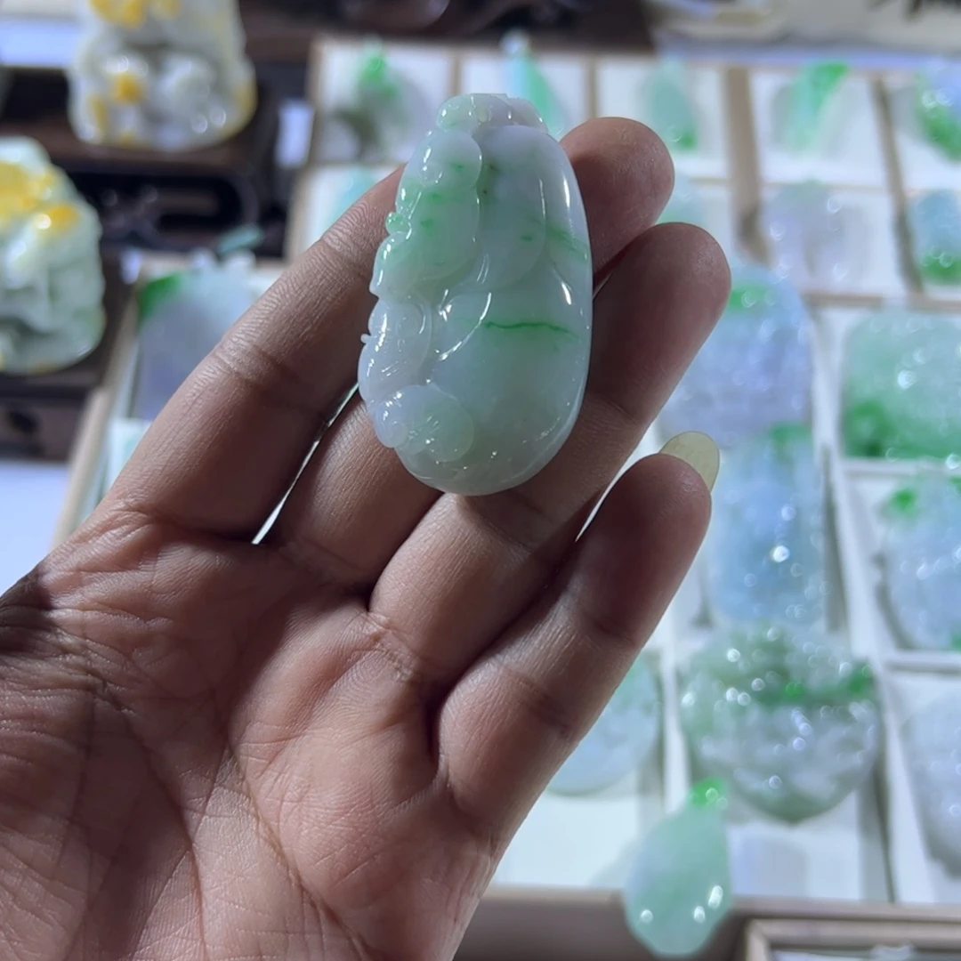 翡翠未镶嵌把件瓜