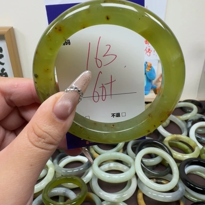 蛇纹石玉未镶嵌手镯163