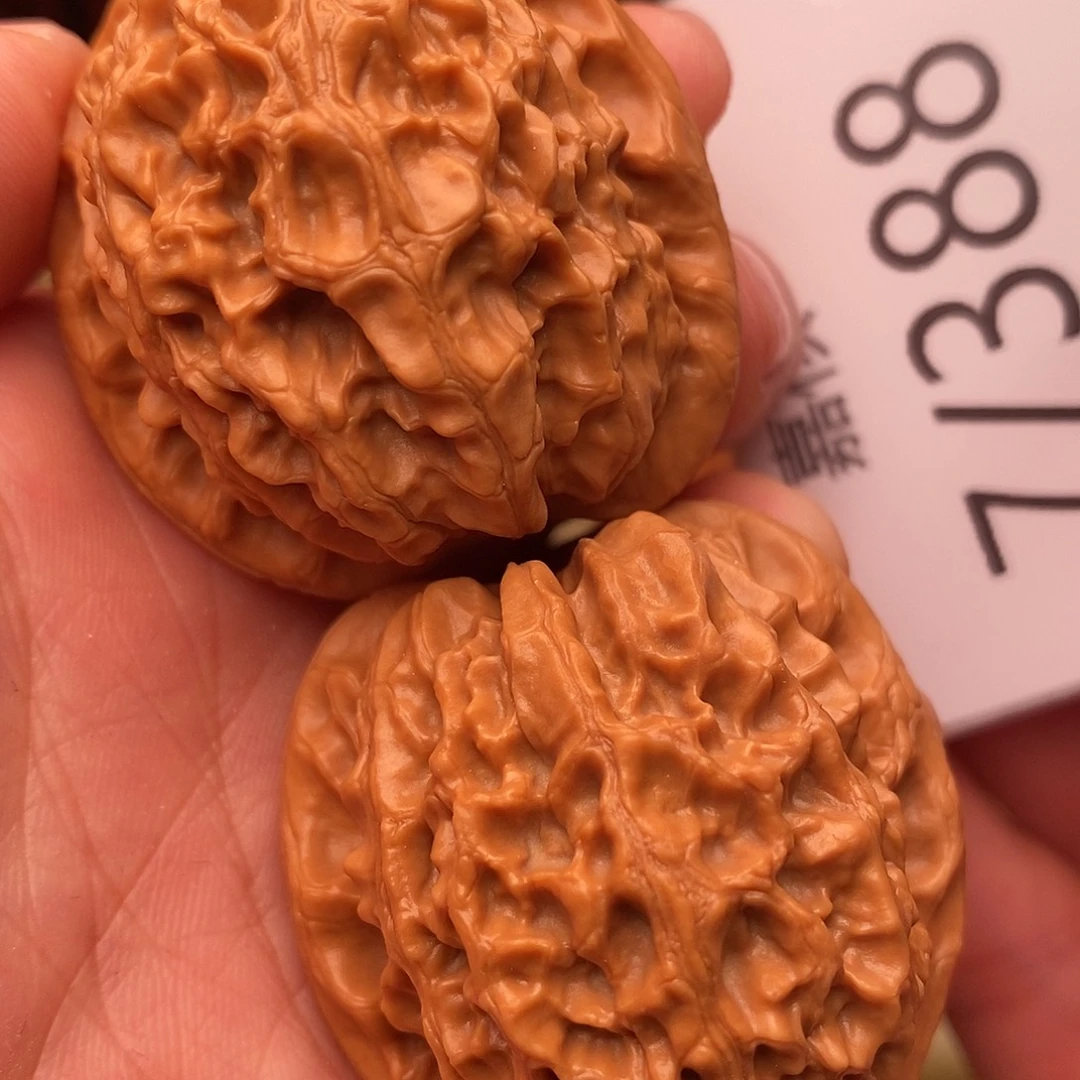 文玩核桃把件39.8金牛