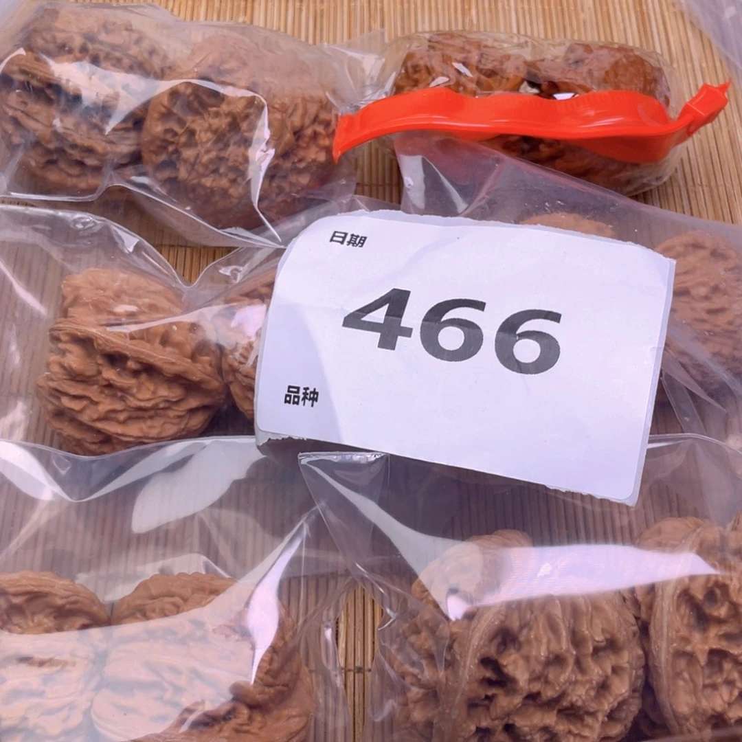 文玩核桃把件466号6对带练手将军