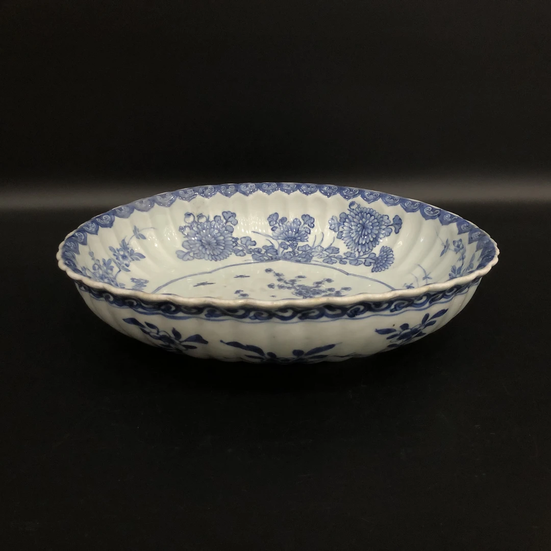lot:26010044 清雍正青花花鸟纹深腹瓜楞盆 长30.1cm*高7.5cm