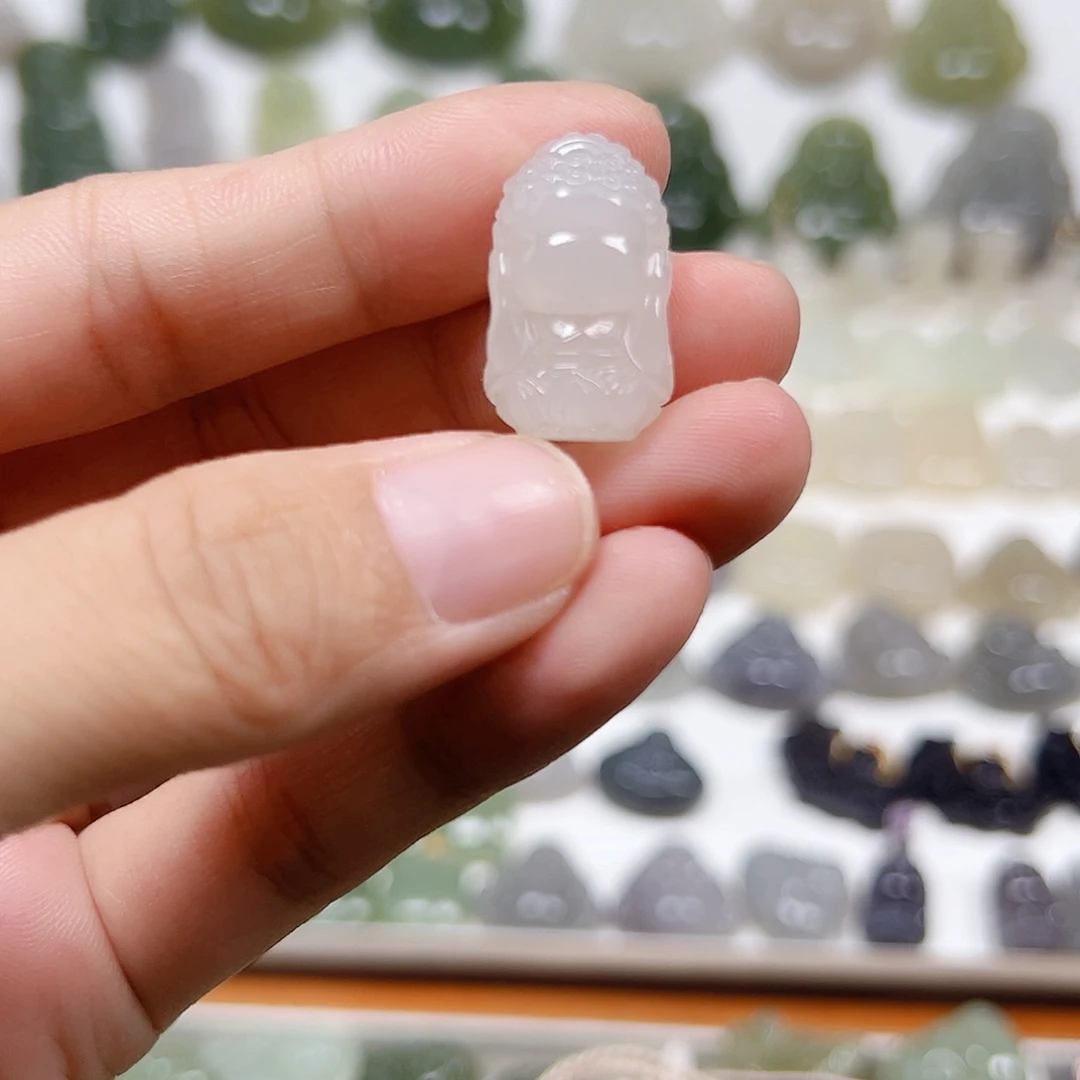 和田玉未镶嵌颈饰小*面