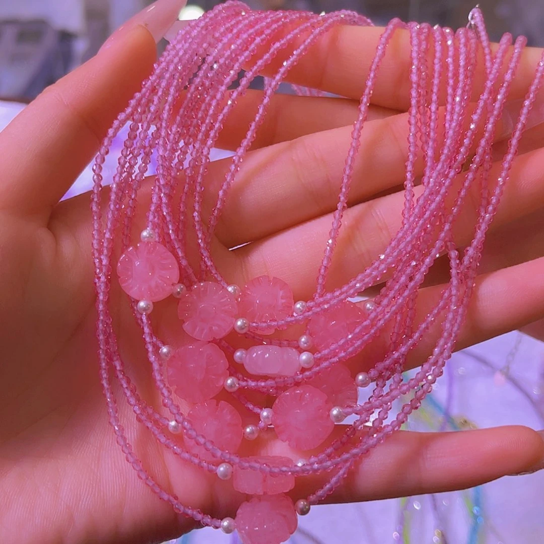 未镶嵌颈饰芙蓉石