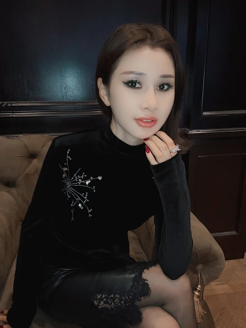 LUXURYMEMO【墨雨云间】重工管珠烟花刺绣丝绒上衣