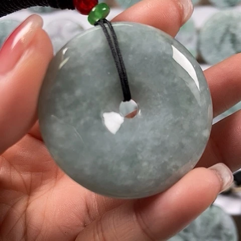 翡翠颈饰未镶嵌平安扣福利