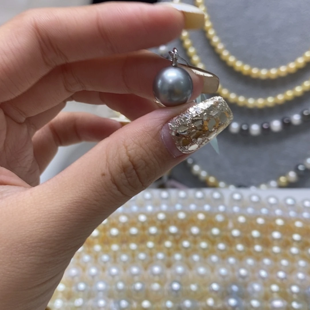 海水珍珠颈饰18K金镶嵌