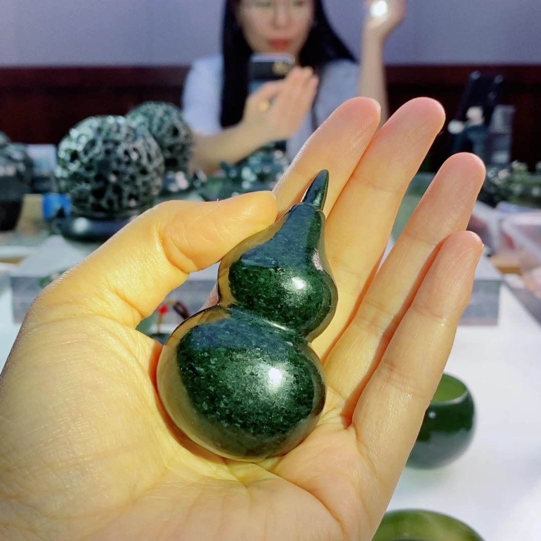 未镶嵌和田玉（青玉）摆件