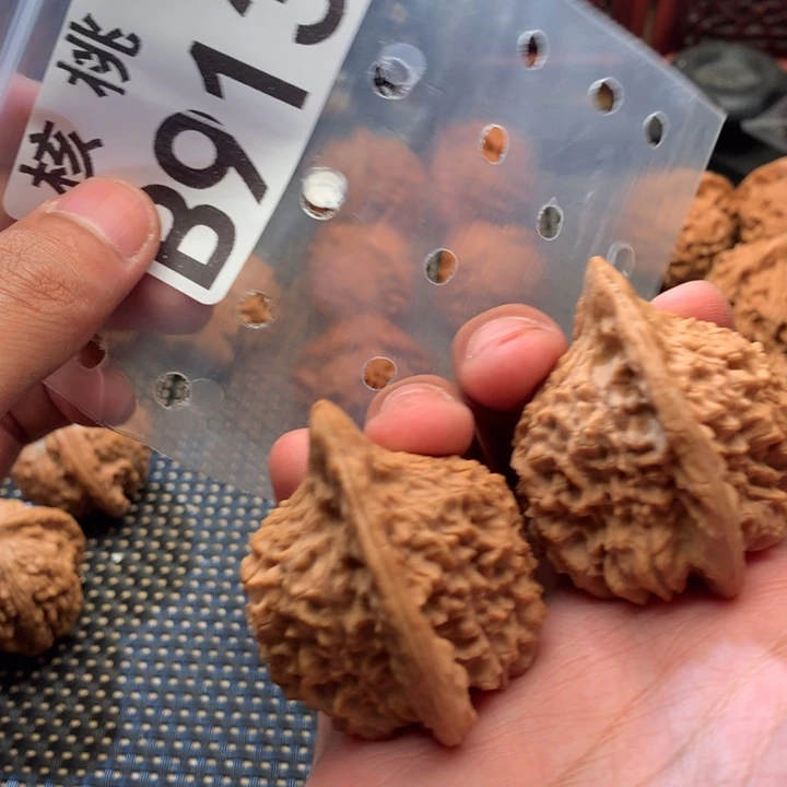 文玩核桃吊坠朱雀