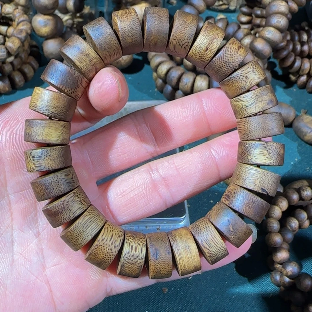 沉香手串乌身算盘珠1.5高货22