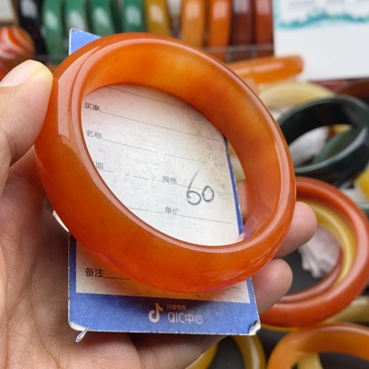 未镶嵌手镯石英质玉