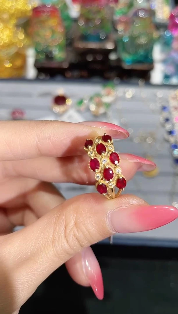 18K金镶嵌天然红宝石戒指排戒