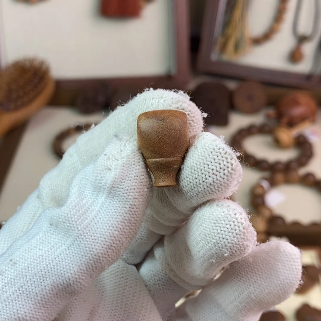 檀香木其他?***?印度迈索尔老山檀福利三通1.9*1.2