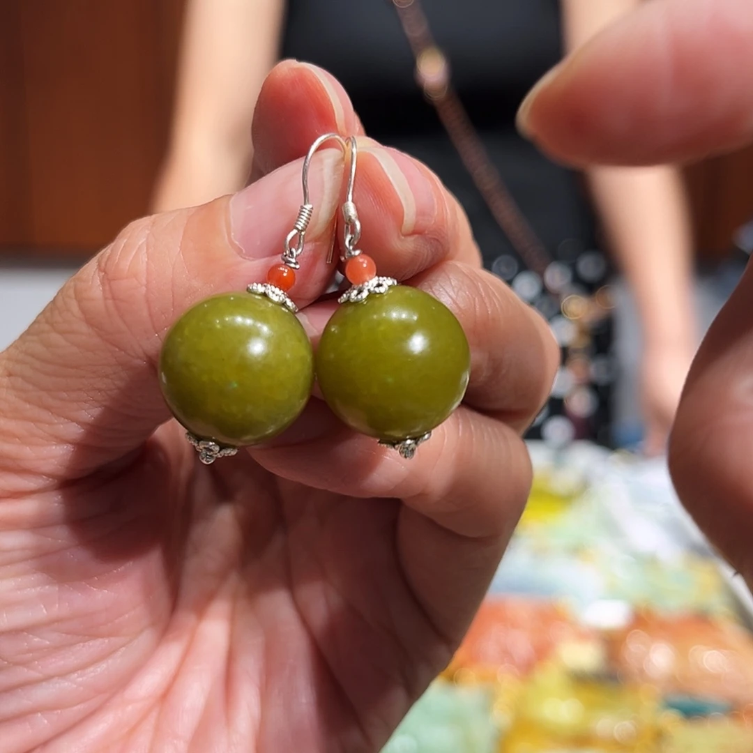 岫玉未镶嵌毛衣链