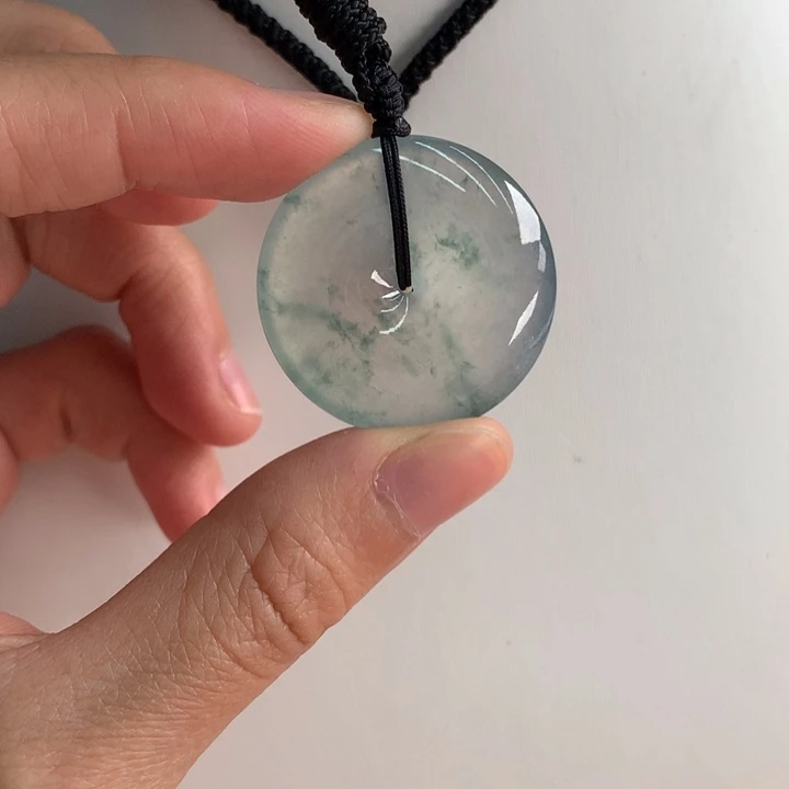 翡翠挂件未镶嵌….