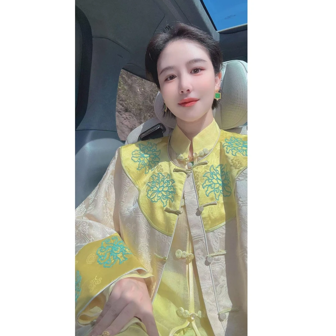 3823《白玉无双 》盘金拼接外套