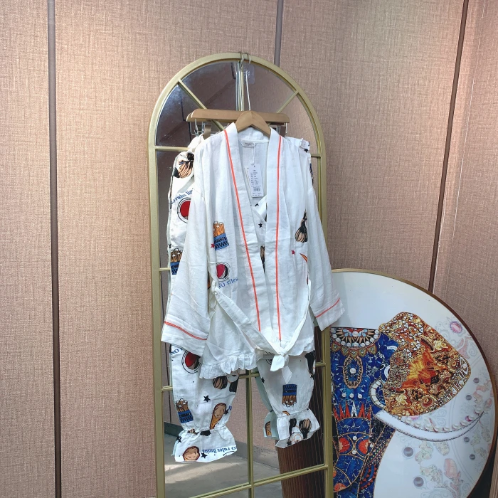 EZ76孕妇白色月子服三件套L90-130