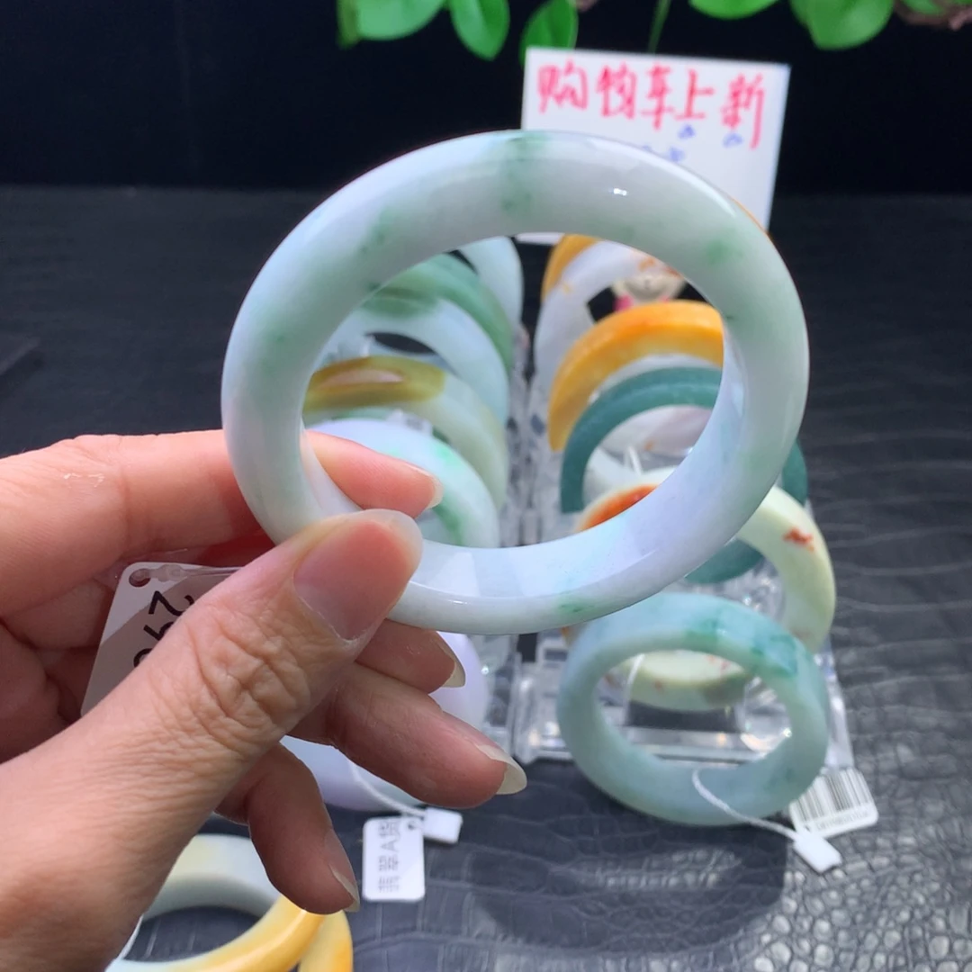 定制翡翠未镶嵌手镯定制
