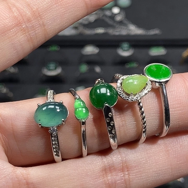 霸***）翡翠银S925镀金镶嵌颈饰