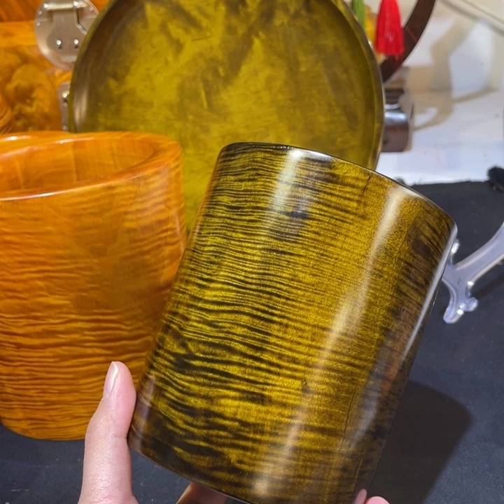 金丝楠笔筒45665555566666666