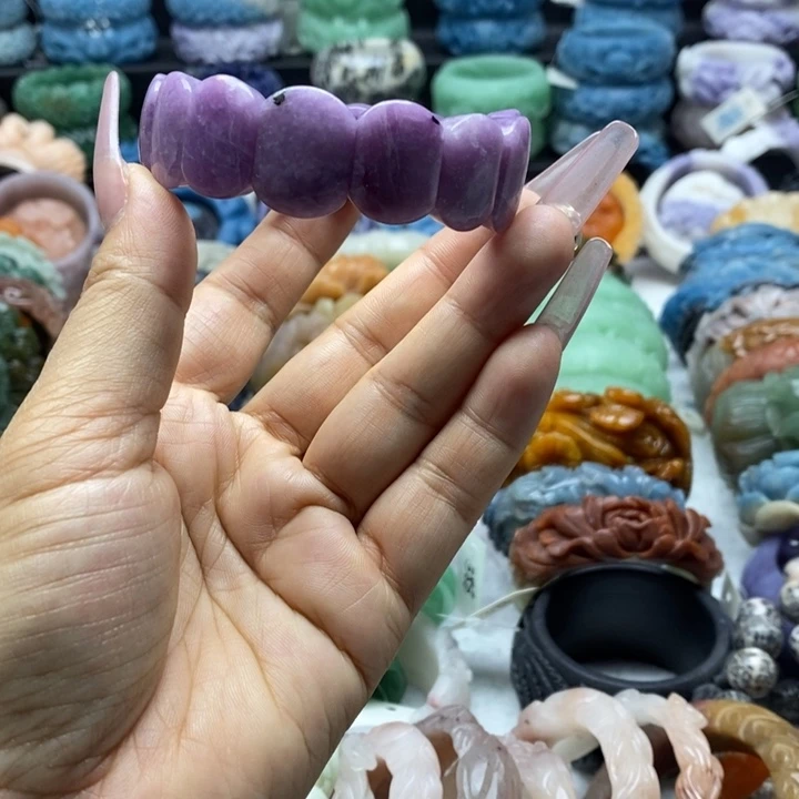 未镶嵌手镯石英岩玉