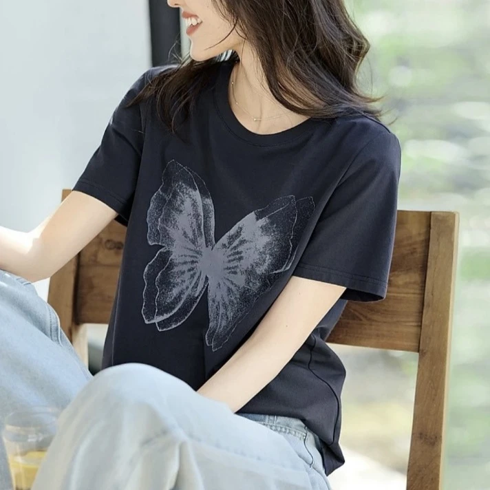 花间蝶影渐变蝴蝶印花图案短袖T恤女夏季通勤时尚圆领百搭上衣潮