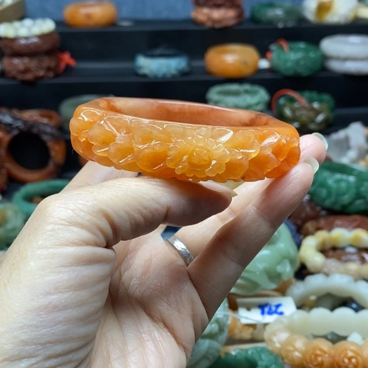 石英质玉手镯未镶嵌