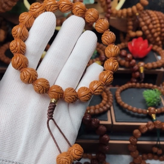 吊坠桃核13祥云手持