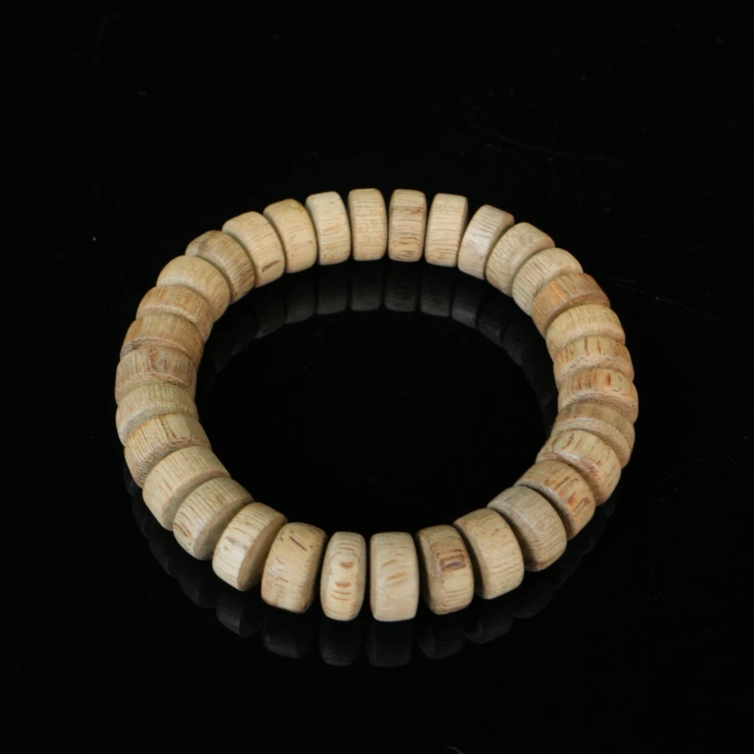 5829 文莱沉香高山老料平安扣手串 凉味 1.1x0.6cm   7.62g