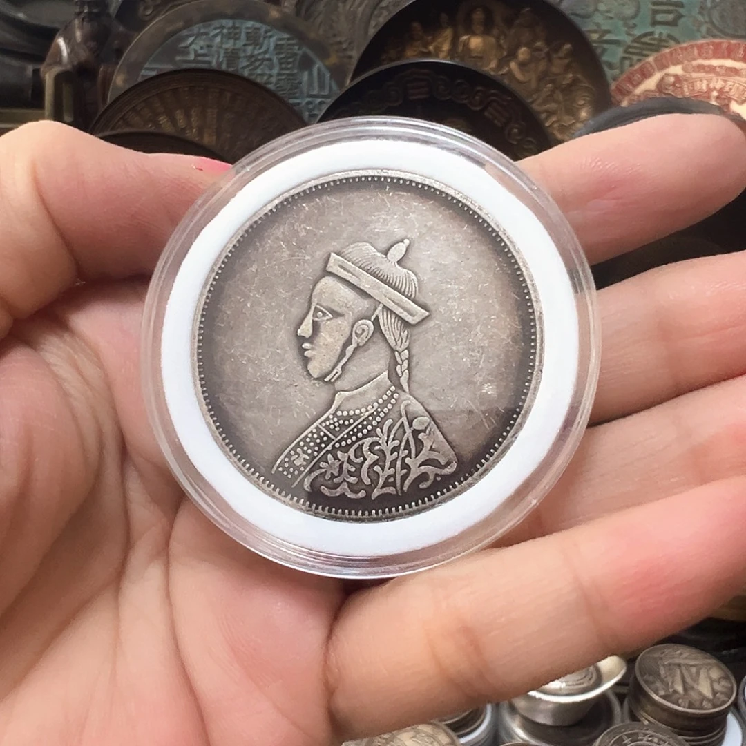 金属复古风格摆件