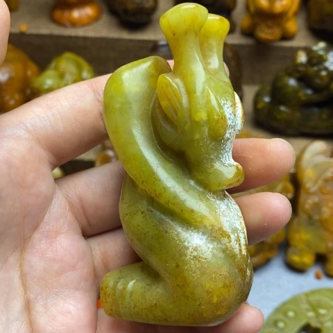未镶嵌蛇纹石玉颈饰17