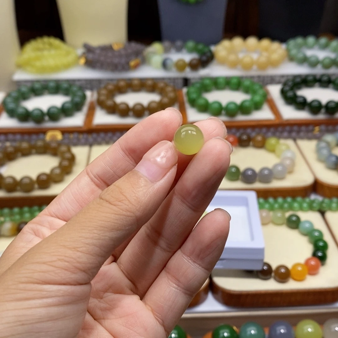 M***.吊坠(不含链)未镶嵌和田玉10