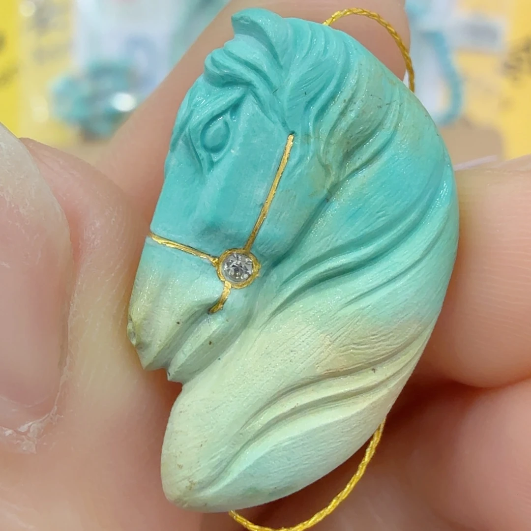 绿松石未镶嵌珠宝奇石