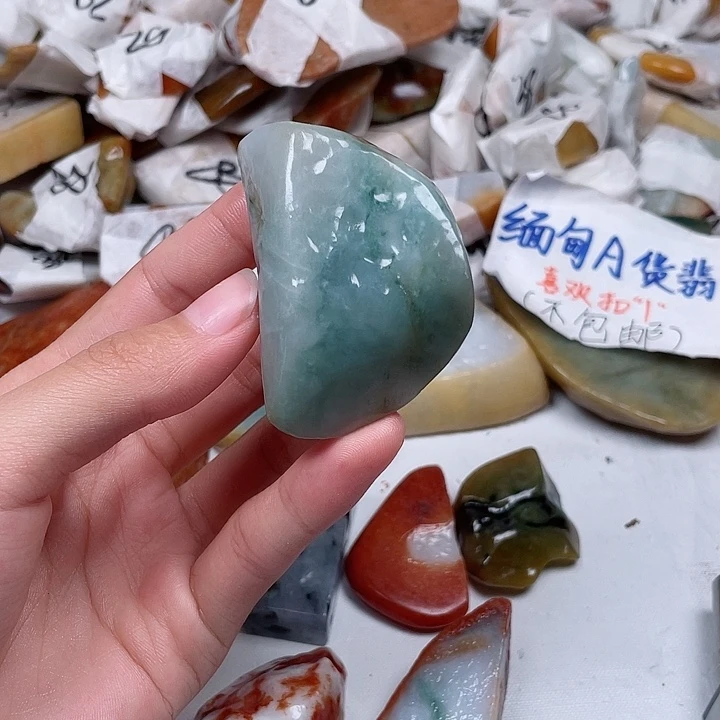 宁***佬翡翠未镶嵌颈饰翡翠