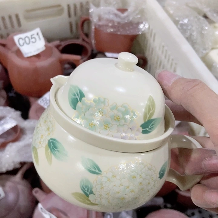 茶具微瑕，介意勿