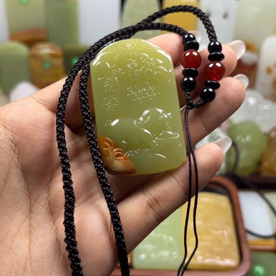 微***微天然玉石生肖猪牌