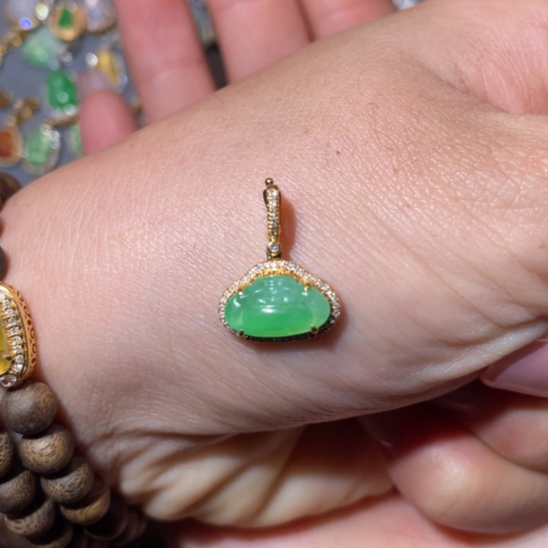 【闪购商品】颈饰18K金镶嵌翡翠