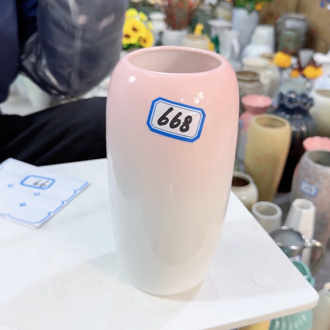668号陶瓷高20厘米一个