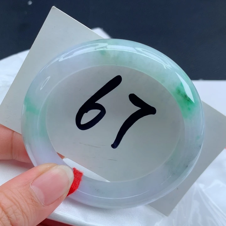 翡翠手镯未镶嵌缅甸