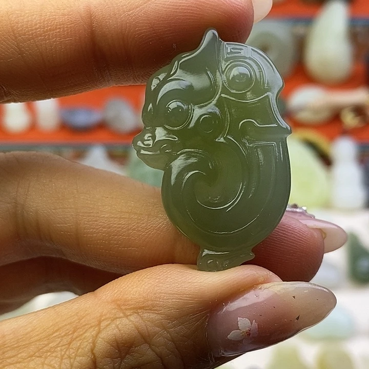 和田玉未镶嵌颈饰双龙护主吊坠