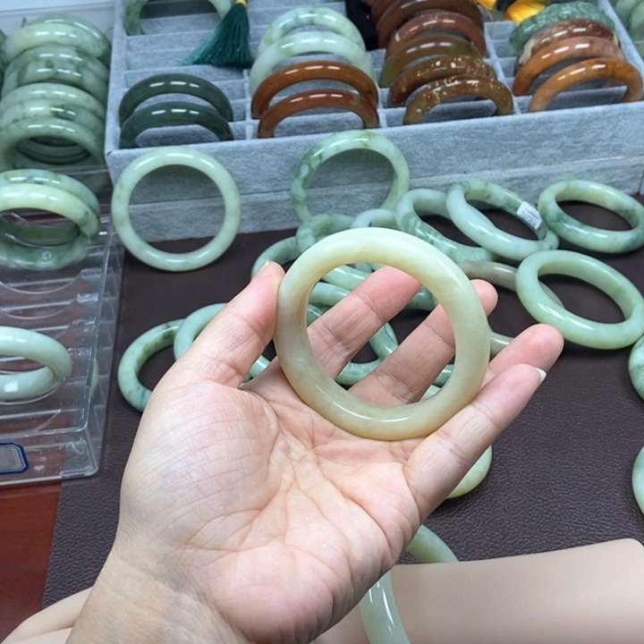 和田玉（糖玉）手镯未镶嵌零***豆